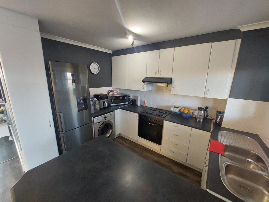 To Let 1 Bedroom Property for Rent in Royal Ascot Western Cape